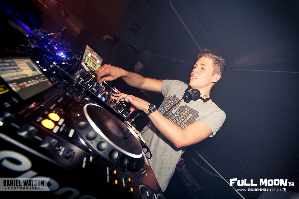 IMAGE: http://payload51.cargocollective.com/1/3/110609/3337152/03-05-2012-205_960.jpg