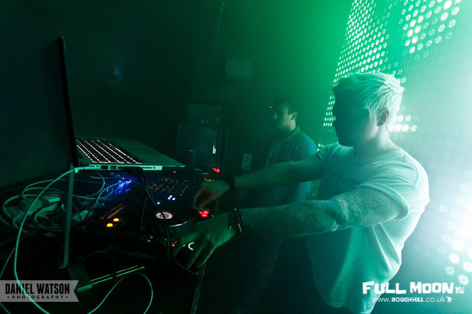 IMAGE: http://payload51.cargocollective.com/1/3/110609/3337152/03-05-2012-224_960.jpg